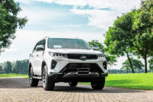 Toyota Fortuner 2020 mau Trang anh 1