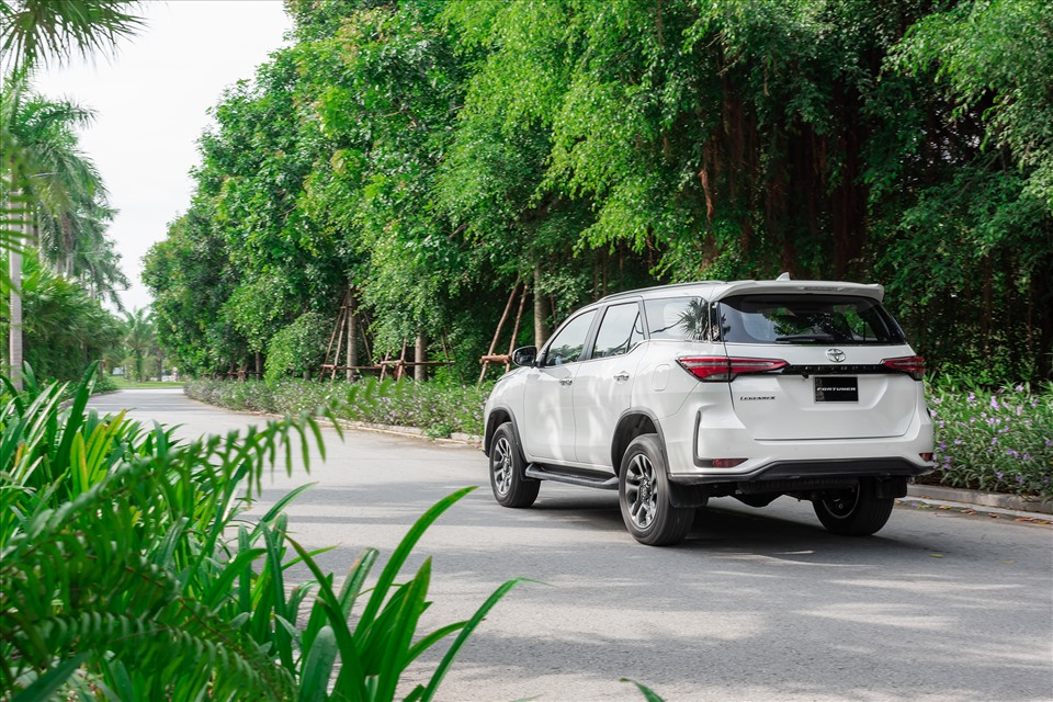 Toyota Fortuner 2020 – Trắng