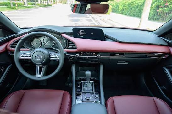 Mazda 3 2023 – Đỏ