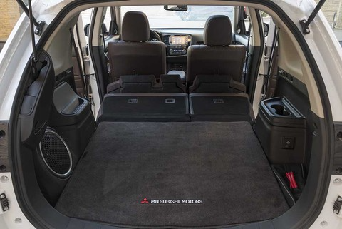 Mitsubishi Outlander 2019 – Trắng