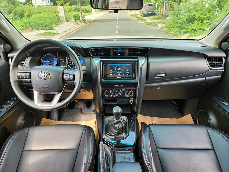 Toyota Fortuner 2020 – Trắng