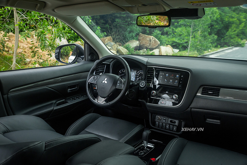 Mitsubishi Outlander 2019 – Trắng